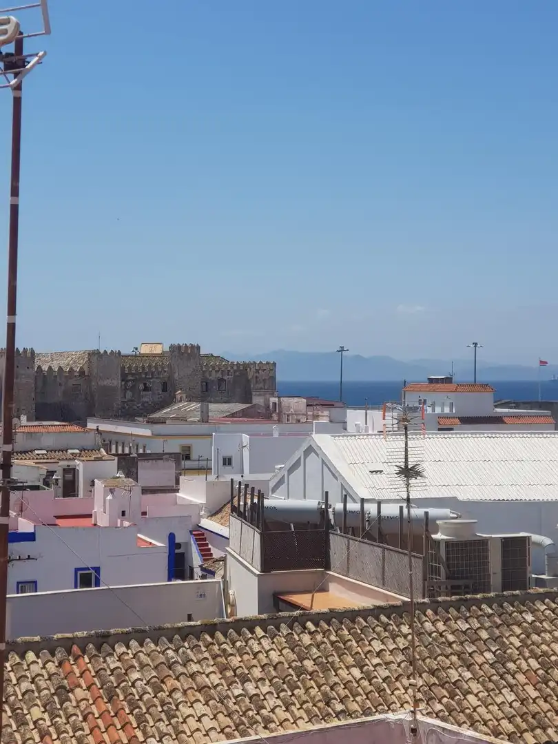 Vista exterior de Edificio en venta en Tarifa