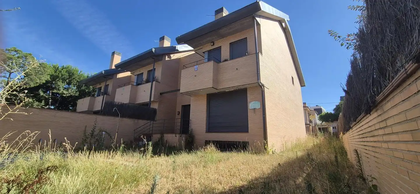 Exterior view of Detached homes for sale in Pozuelo de Alarcón  with Heating, Private garden and Terrace