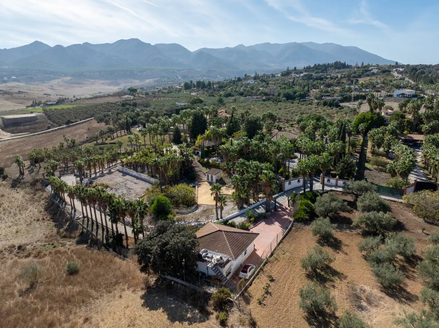 Vista exterior de Casa o chalet en venta en Alhaurín de la Torre con Aire acondicionado, Calefacción y Jardín privado