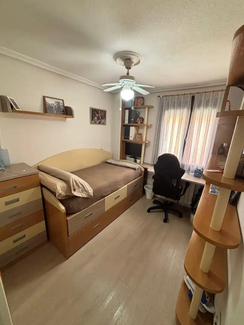 Schlafzimmer von Wohnung zum Verkauf in Madrid mit Klimaanlage, Heizung und Abstellraum