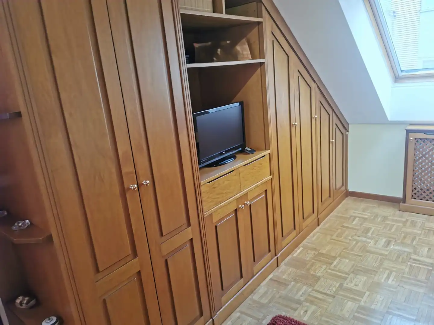 Habitación de Piso en venta en Gijón  con Calefacción, Parquet y Trastero