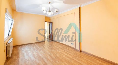 Foto 2 de Piso en venta en Los Pilares, Ciudad Naranco - Prados de La Fuente, Oviedo