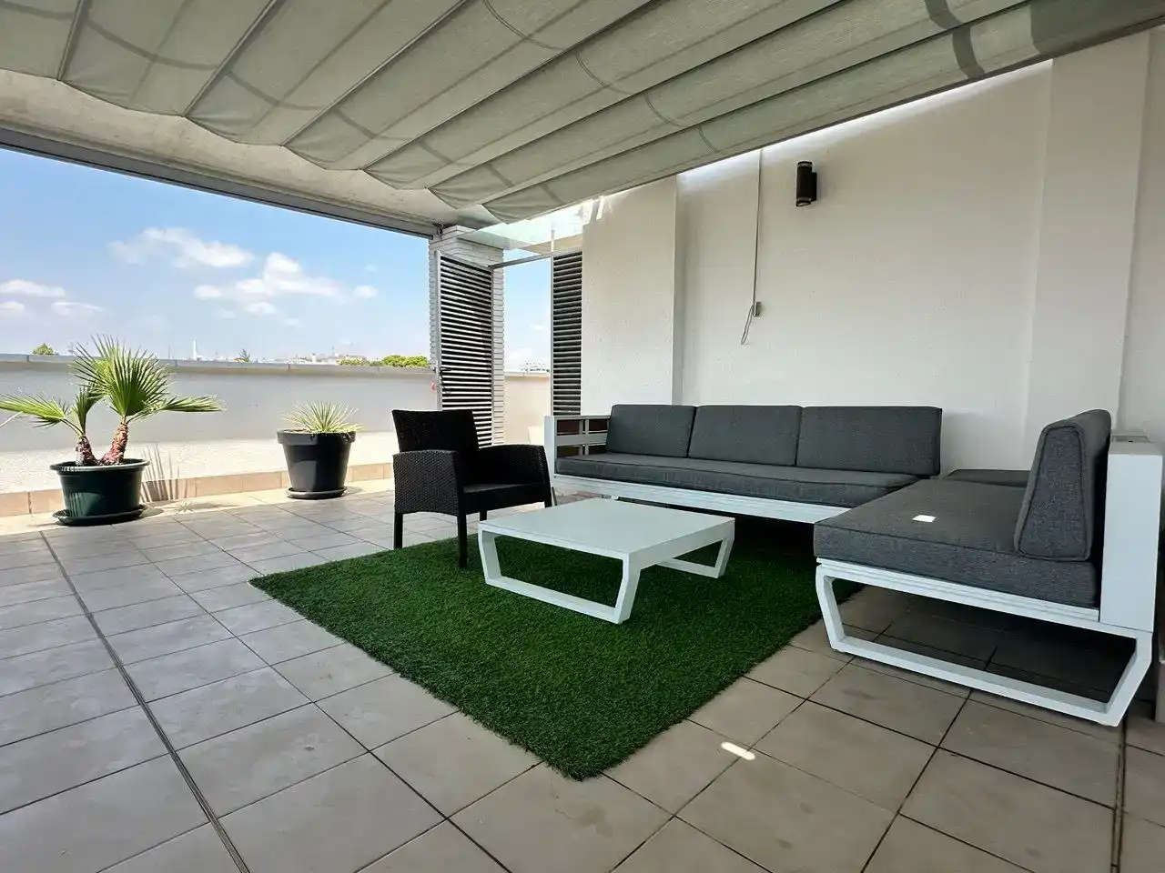 Terrasse von Wohnung zum Verkauf in Salou mit Klimaanlage, Schwimmbad und Balkon