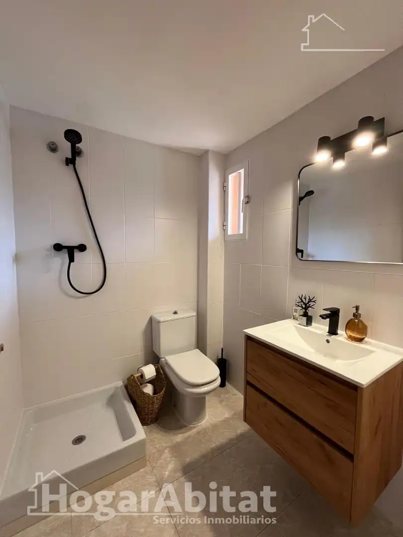 Baño de Casa adosada en venta en Almazora / Almassora con Aire acondicionado, Calefacción y Terraza
