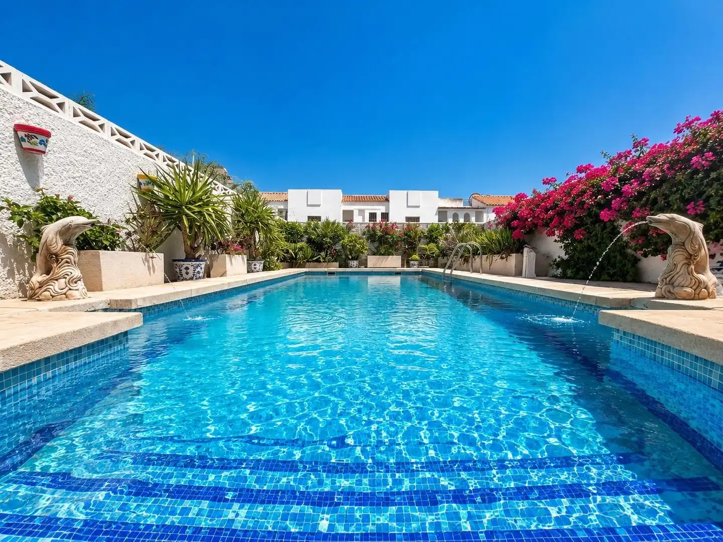 Piscina de Casa o xalet en venda en Roquetas de Mar amb Aire condicionat, Calefacció i Jardí privat