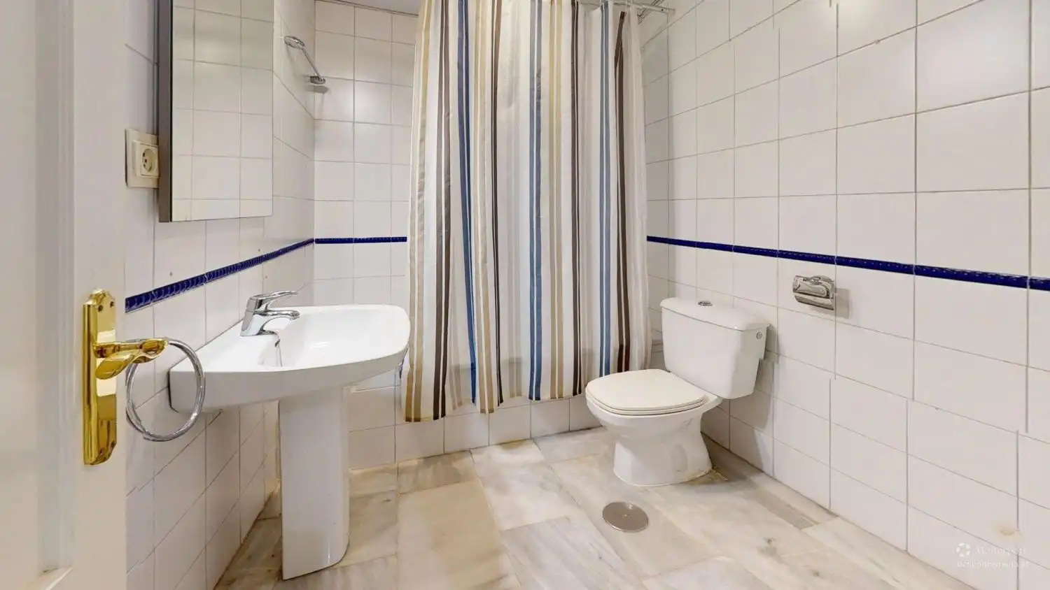 Badezimmer von Wohnung zum Verkauf in San Juan de Aznalfarache mit Klimaanlage, Heizung und Abstellraum