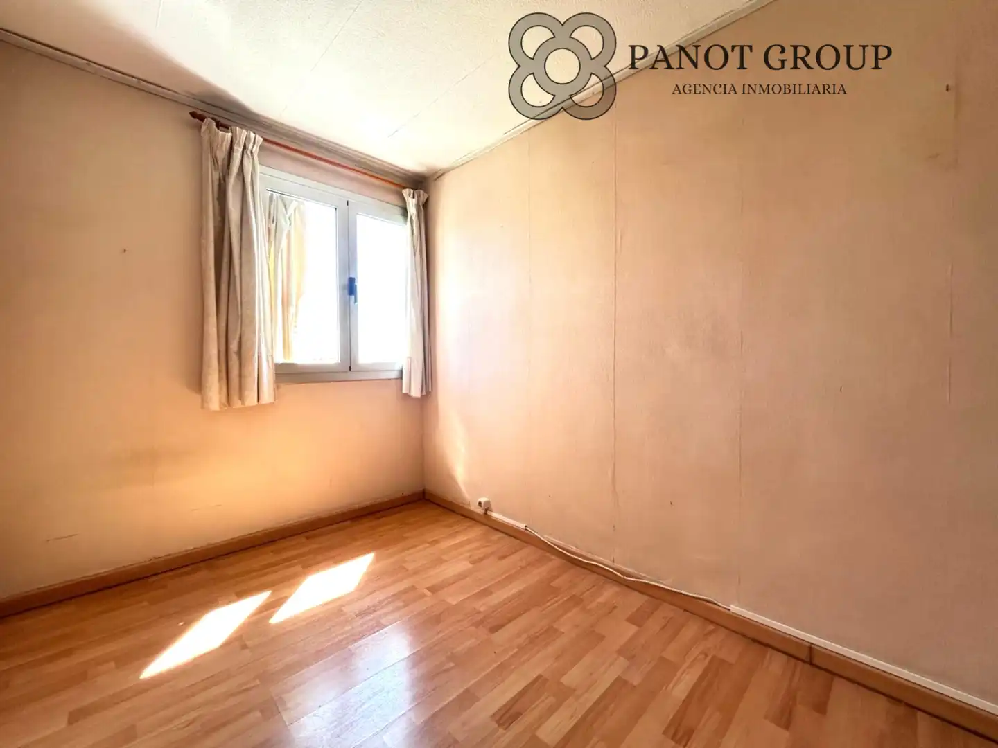 Habitación de Piso en venta en Barcelona con Aire acondicionado y Balcón