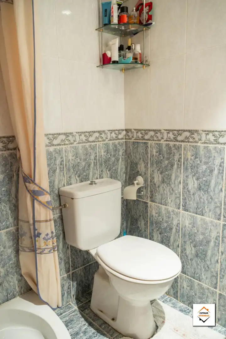 Bathroom of Flat for sale in Zaragoza  with Air Conditioner, Heating and Terrace
