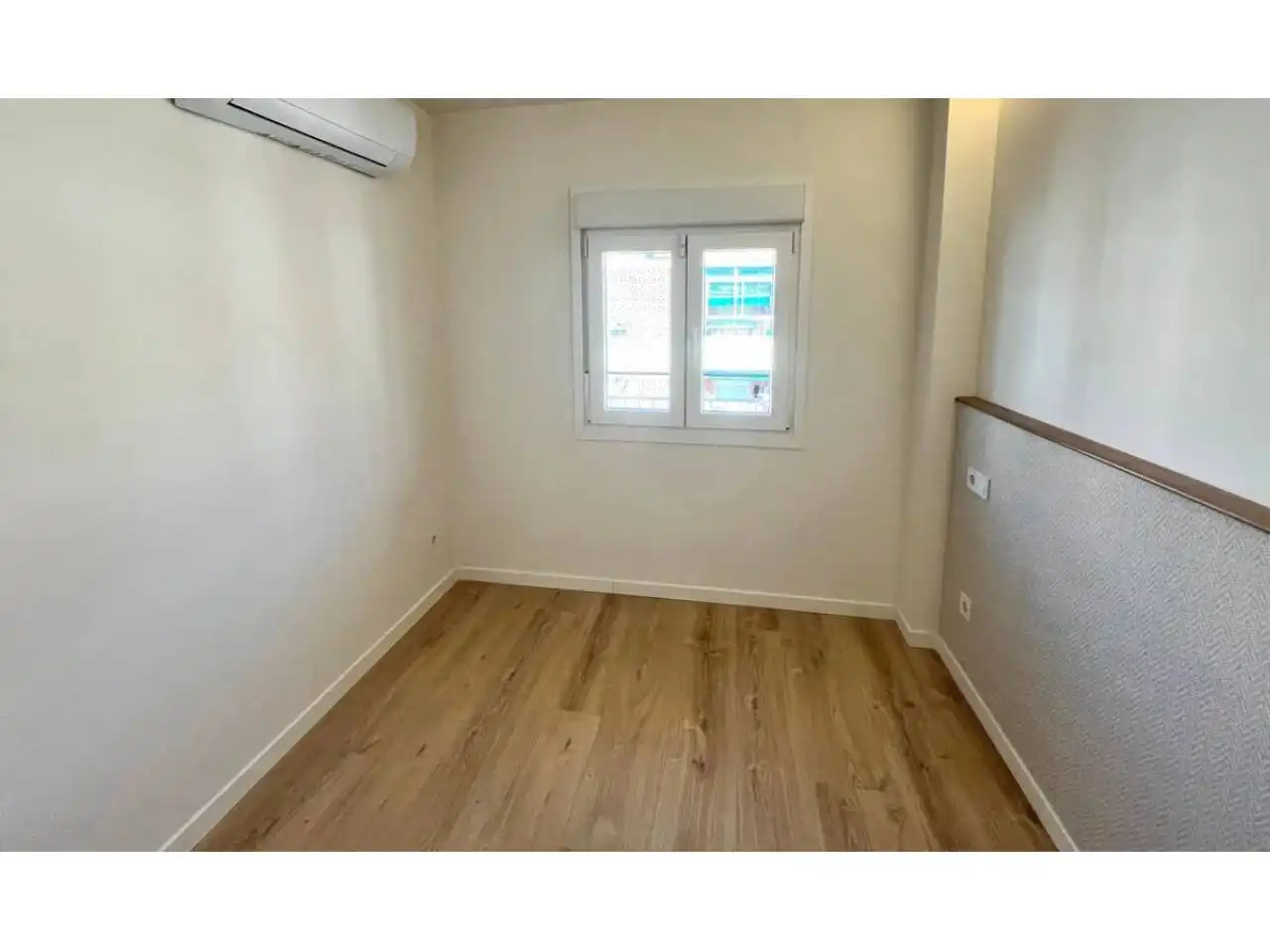 Schlafzimmer von Wohnung zum Verkauf in Sant Joan Despí mit Klimaanlage, Heizung und Parkett