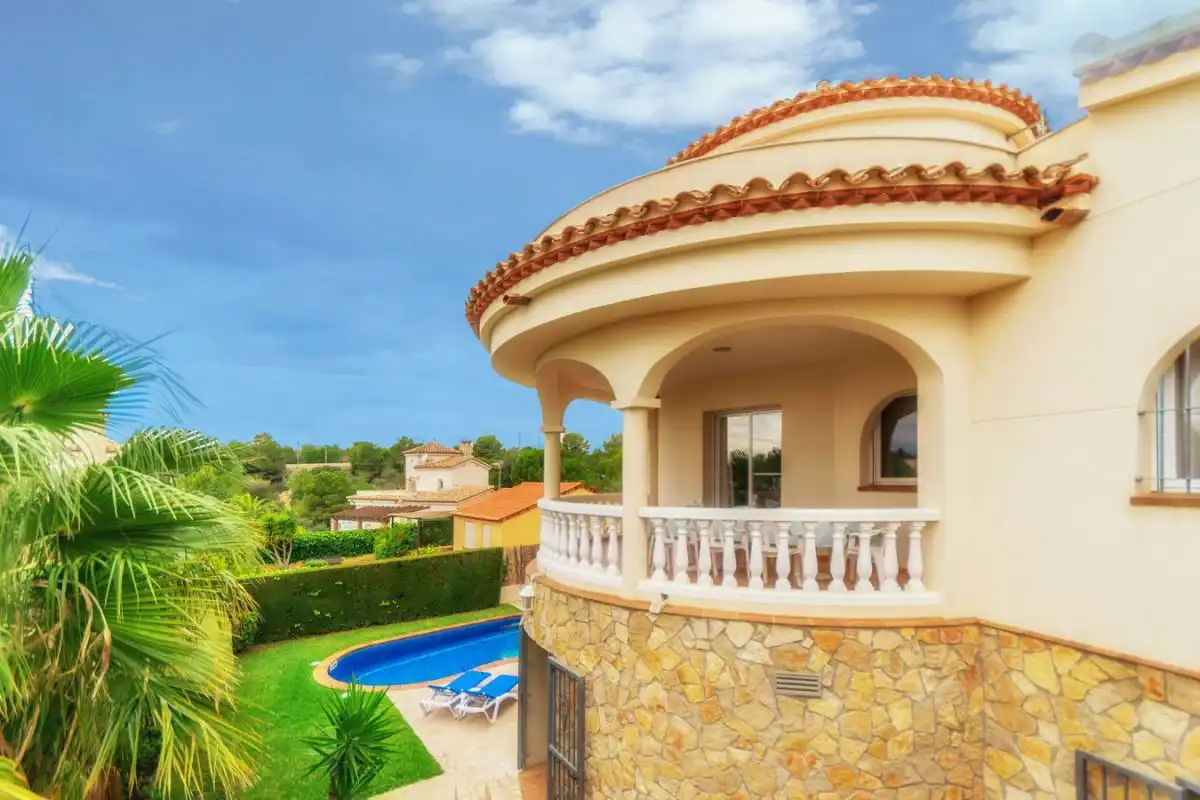 Vista exterior de Casa o xalet en venda en El Perelló amb Calefacció, Jardí privat i Terrassa