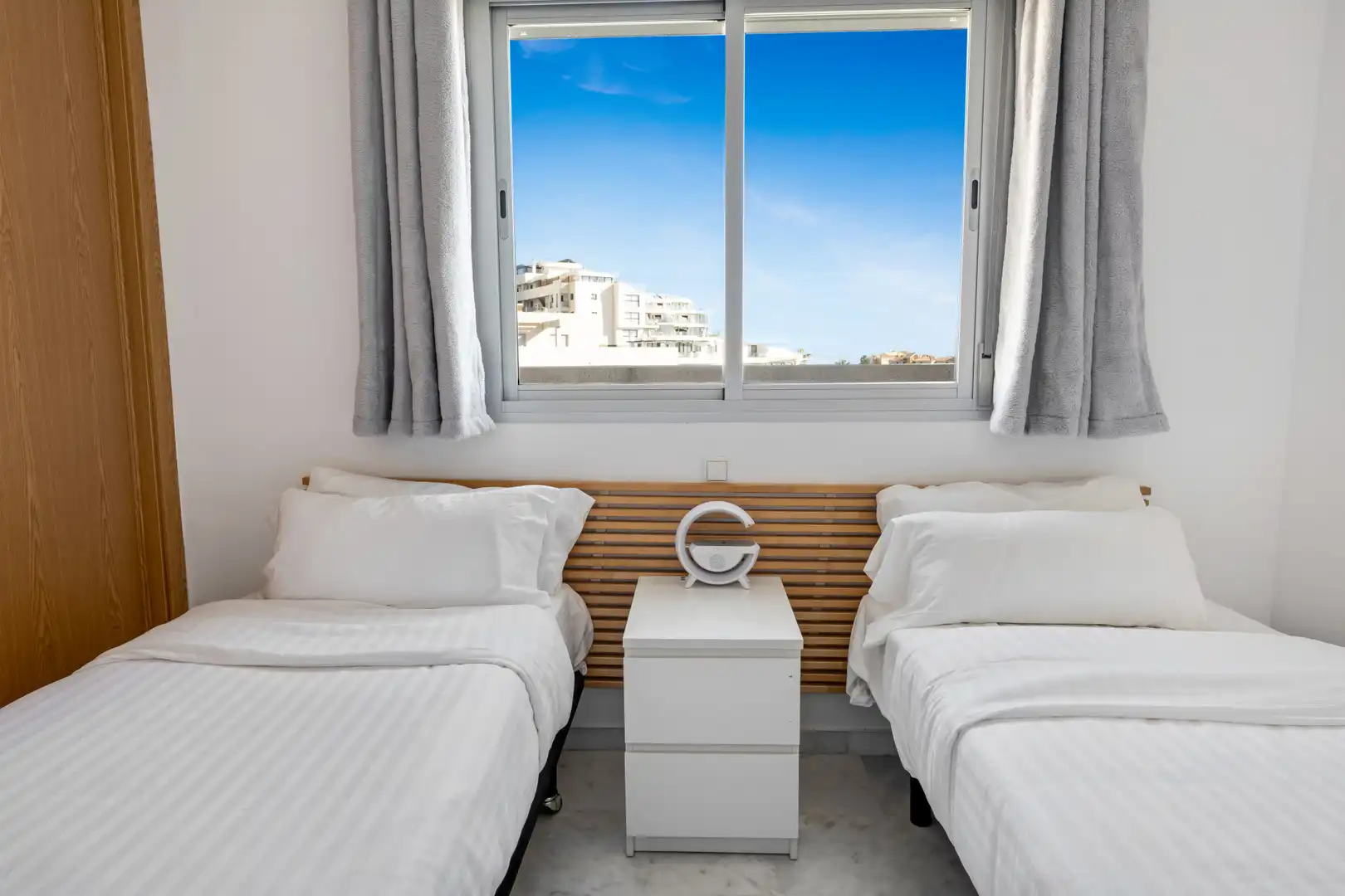 Schlafzimmer von Dachboden zum Verkauf in Mijas mit Klimaanlage, Heizung und Terrasse