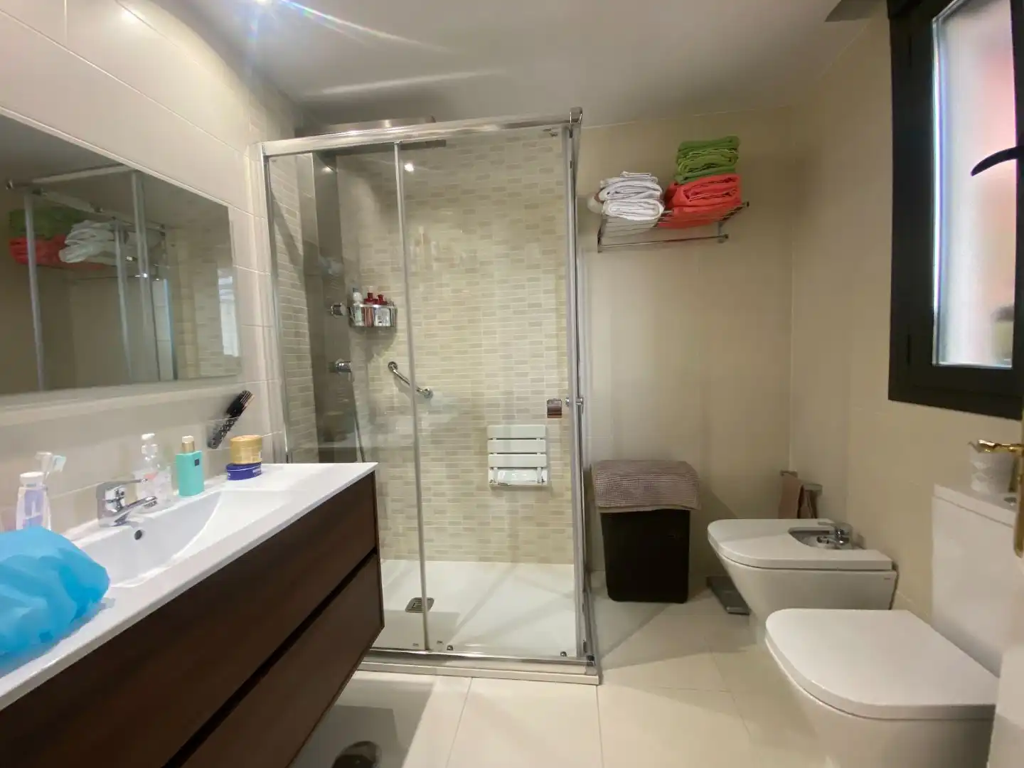 Badezimmer von Dachboden zum Verkauf in  Madrid Capital mit Klimaanlage und Terrasse