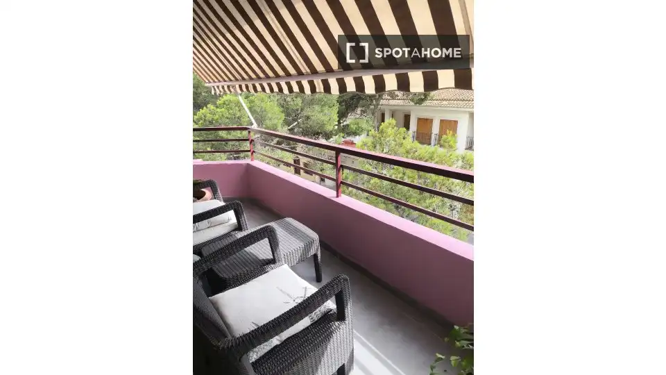 Terraza de Apartamento para compartir en Godella con Aire acondicionado, Terraza y Amueblado