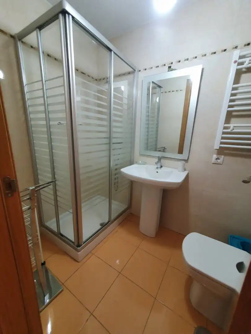 Baño de Piso en venta en Talavera de la Reina con Aire acondicionado, Calefacción y Amueblado
