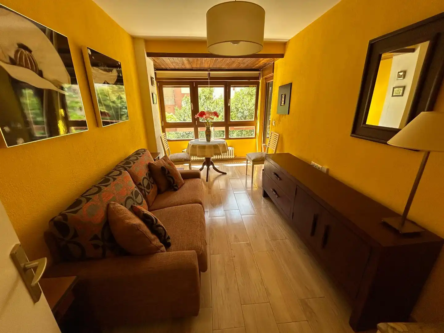 Sala d'estar de Apartament de lloguer en Valladolid amb Calefacció, Terrassa i Traster
