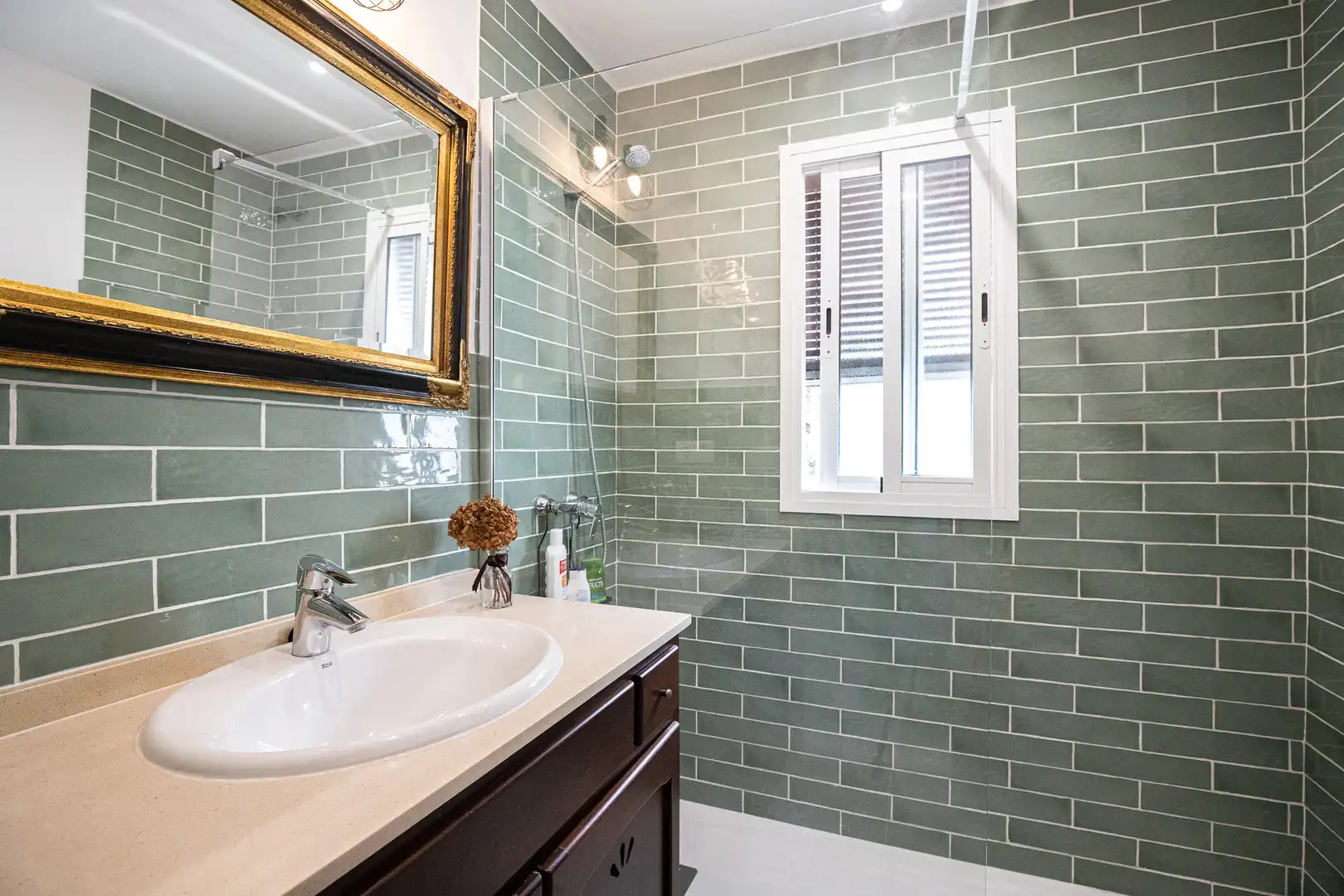 Baño de Casa adosada de alquiler en Estepona con Terraza, Piscina y Amueblado