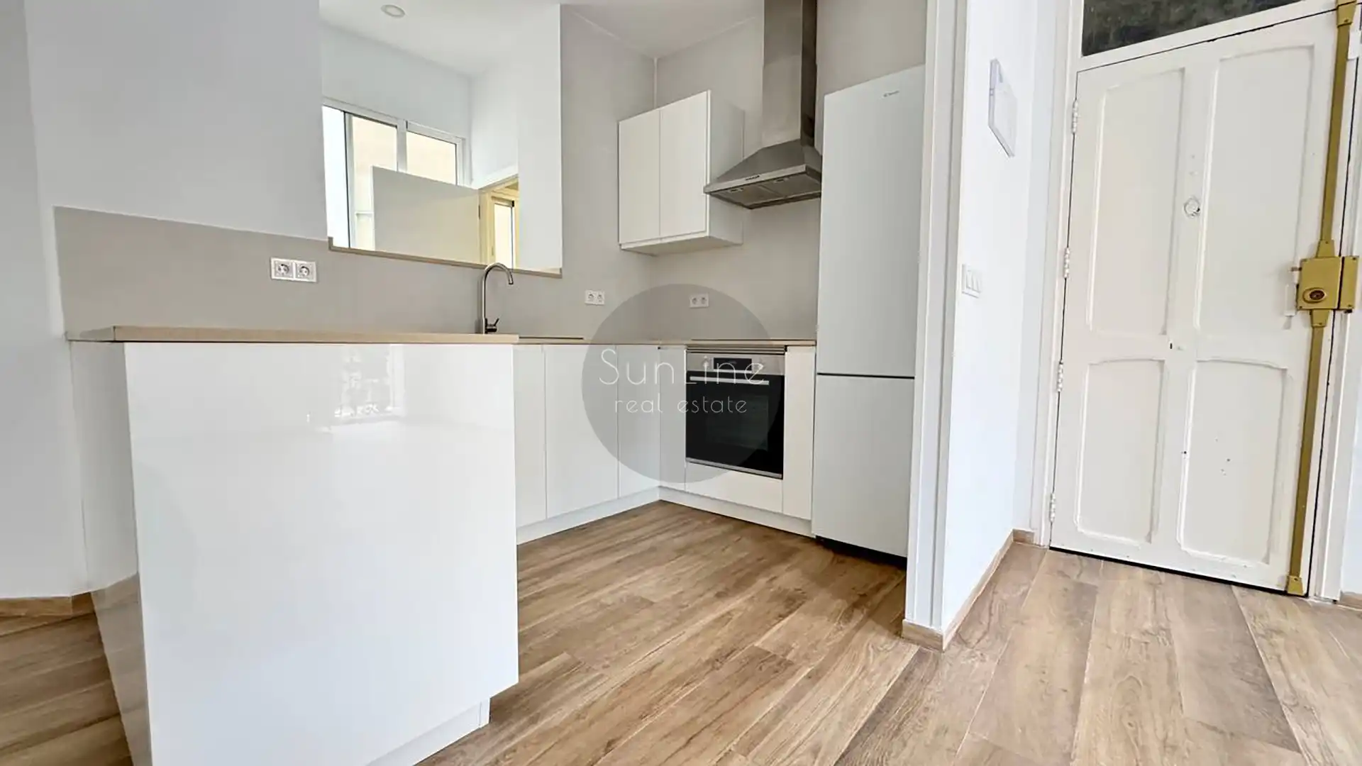 Cocina de Piso de alquiler en  Valencia Capital con Aire acondicionado y Balcón