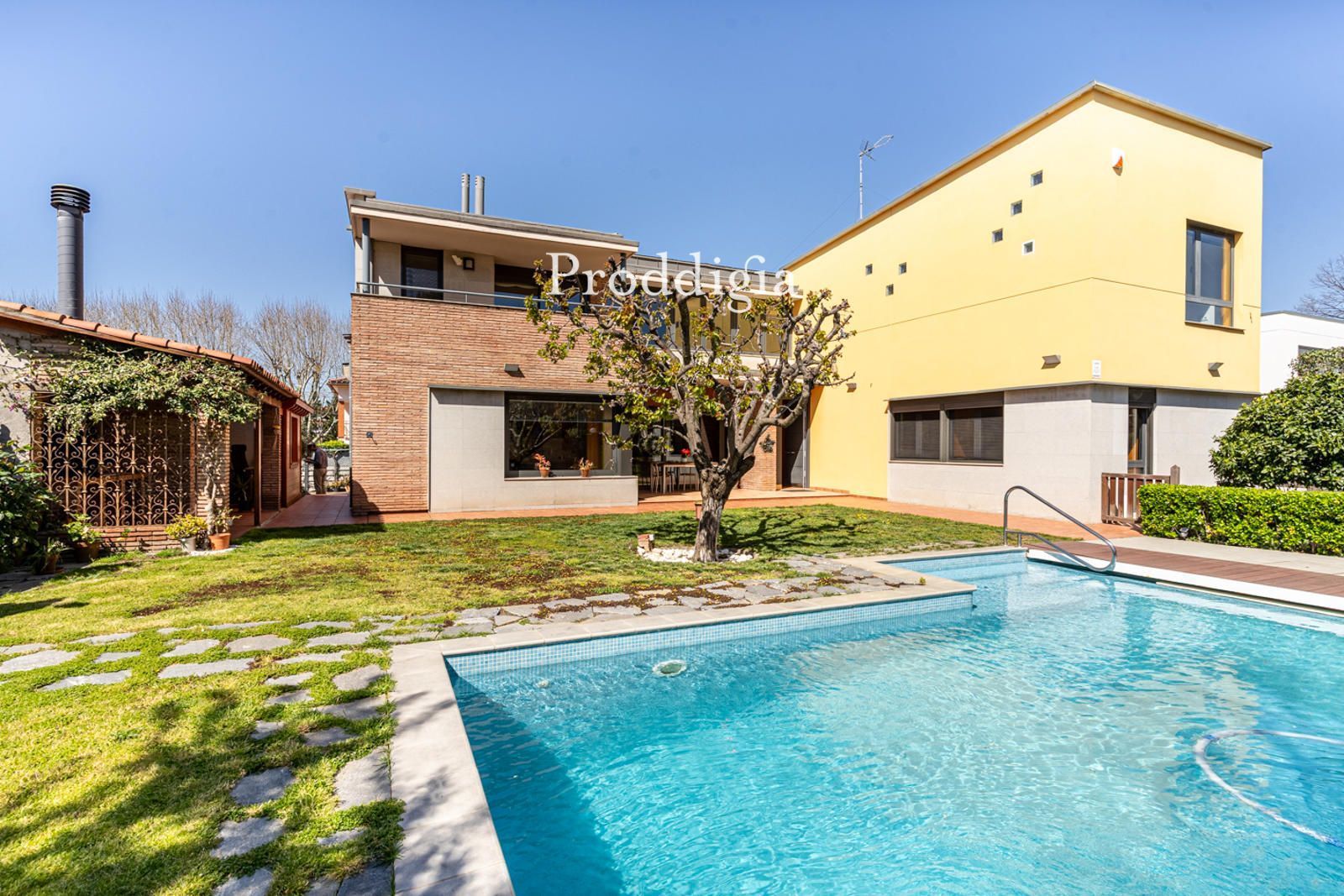 Vista exterior de Casa o xalet en venda en Sant Cugat del Vallès amb Aire condicionat, Calefacció i Terrassa