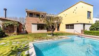 Vista exterior de Casa o xalet en venda en Sant Cugat del Vallès amb Aire condicionat, Calefacció i Terrassa