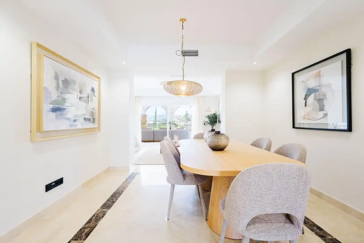Comedor de Dúplex en venta en Marbella con Aire acondicionado, Calefacción y Jardín privado