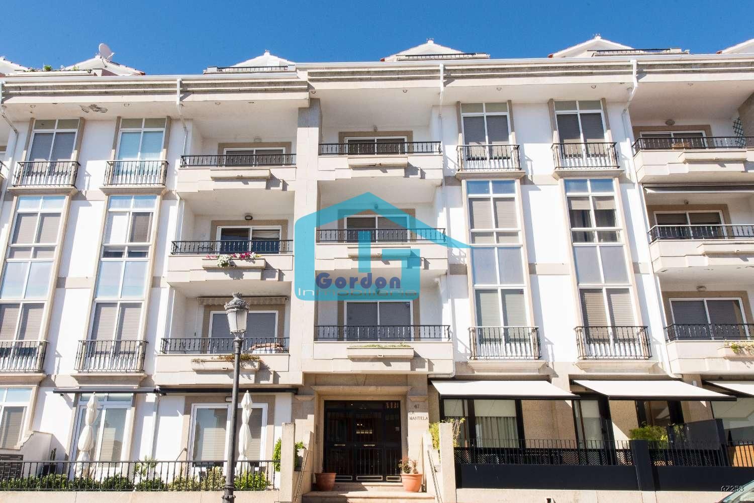Exterior view of Flat for sale in Sanxenxo  with Terrace and Furnished