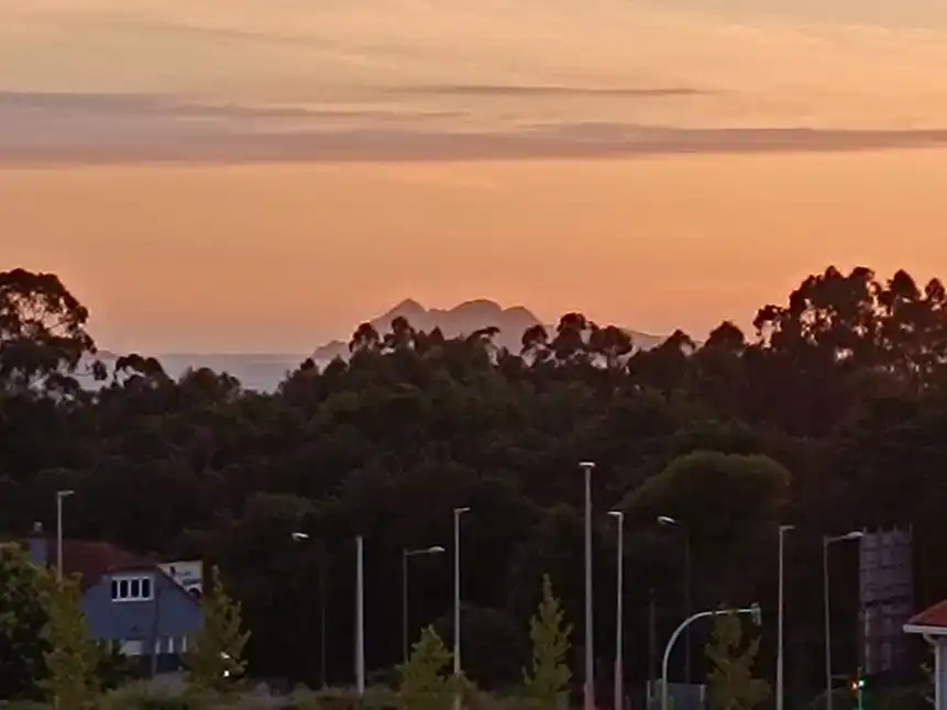 Vista exterior de Pis de lloguer en Vigo  amb Parquet, Moblat i Forn