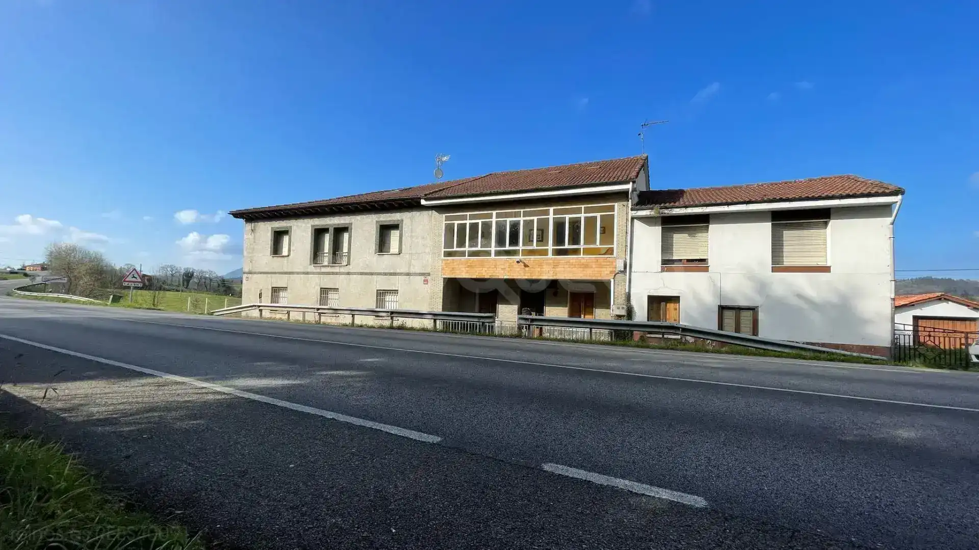 Vista exterior de Casa o xalet en venda en Nava amb Terrassa