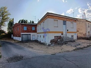 Casa amb jardí en venda a Trobajo del Camino