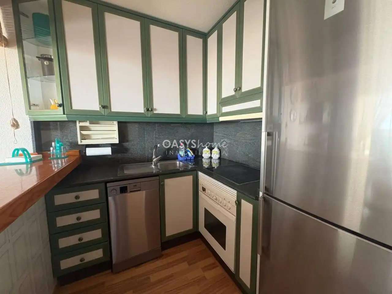 Cocina de Piso en venta en La Manga del Mar Menor con Terraza, Amueblado y Piscina comunitaria