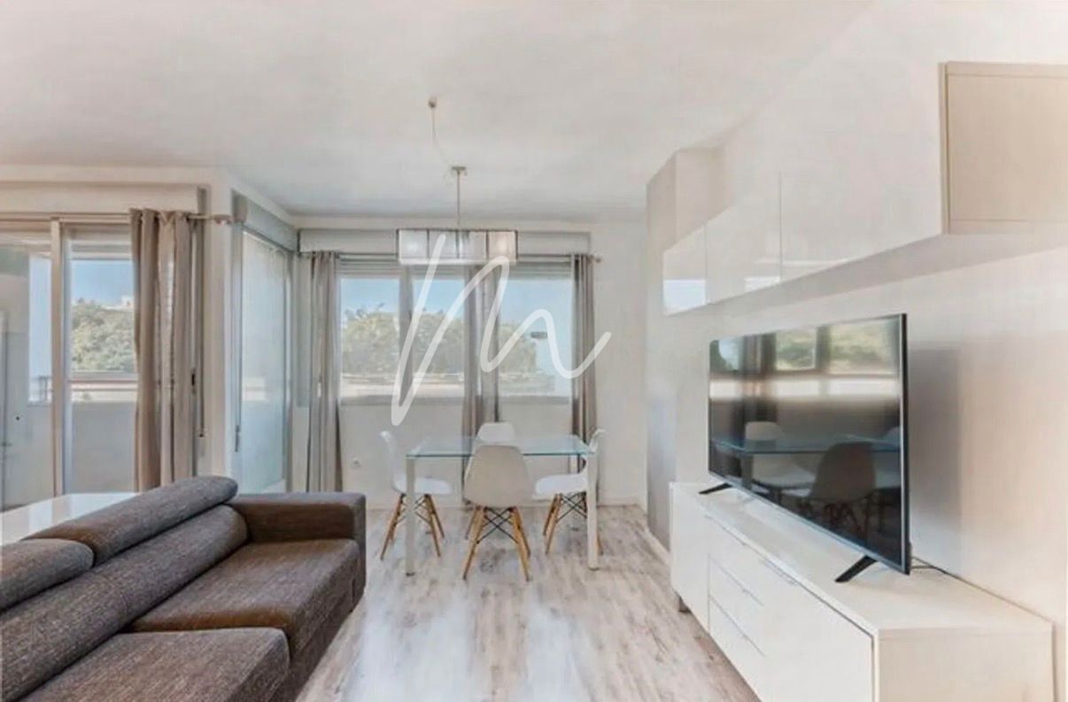 Living room of Study for sale in  Valencia Capital  with Storage room, Furnished and Community pool