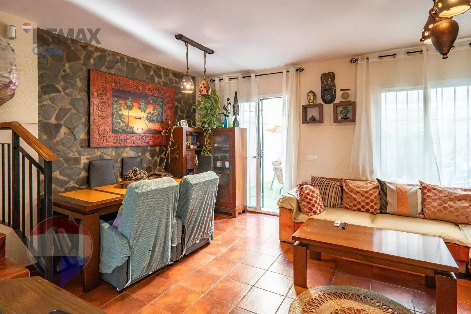 Sala d'estar de Casa adosada en venda en Cártama amb Piscina comunitària