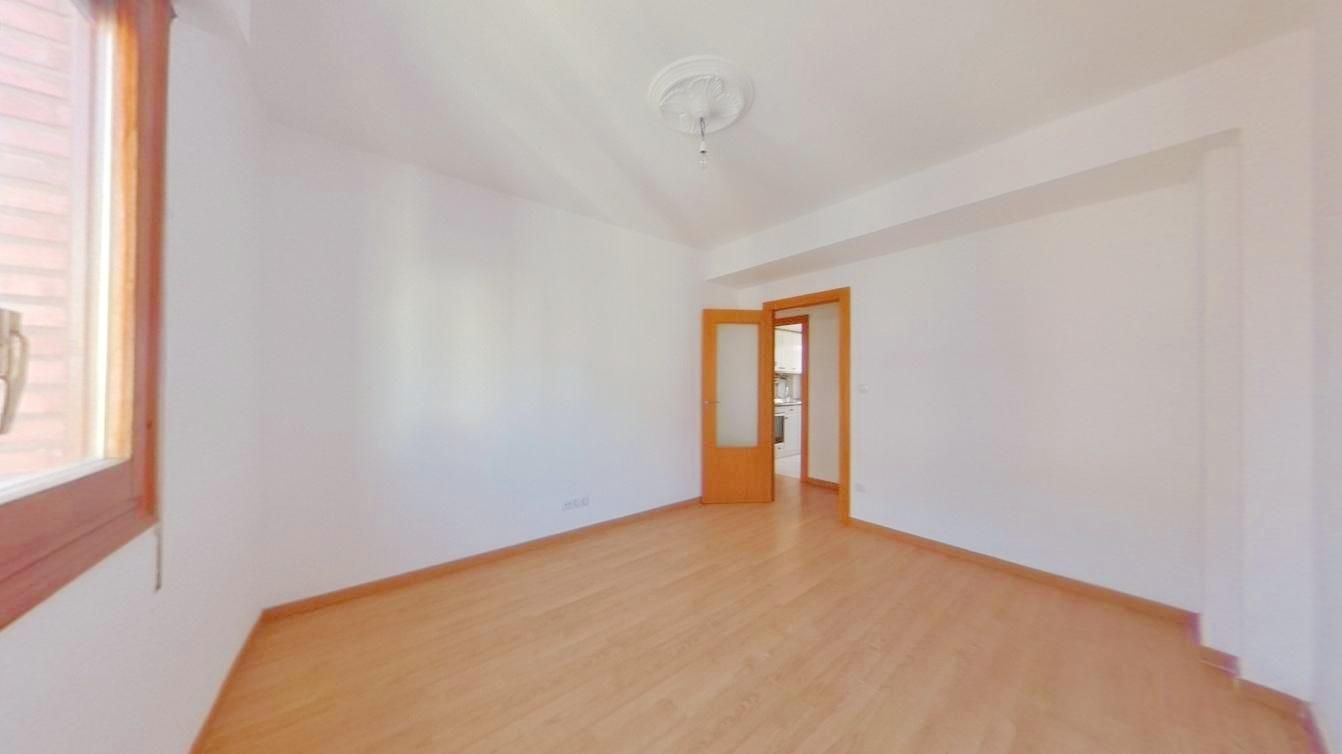 Bedroom of Flat to rent in  Zaragoza Capital  with Heating, Oven and Pets allowed