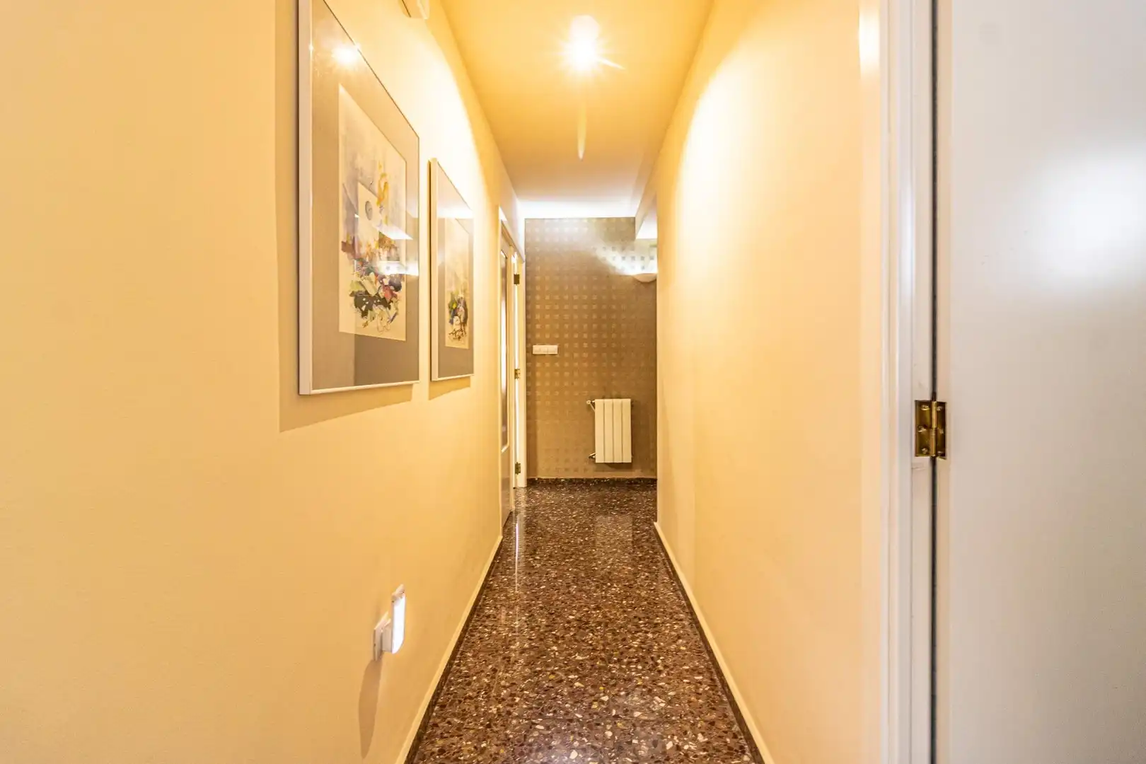 Casa adosada en venta en Carlet con Aire acondicionado, Trastero y Alarma