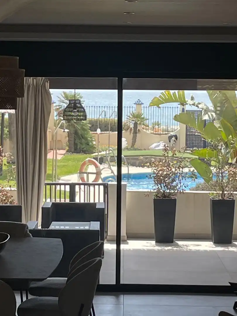 Piscina de Casa adosada en venda en Casares amb Aire condicionat, Calefacció i Terrassa