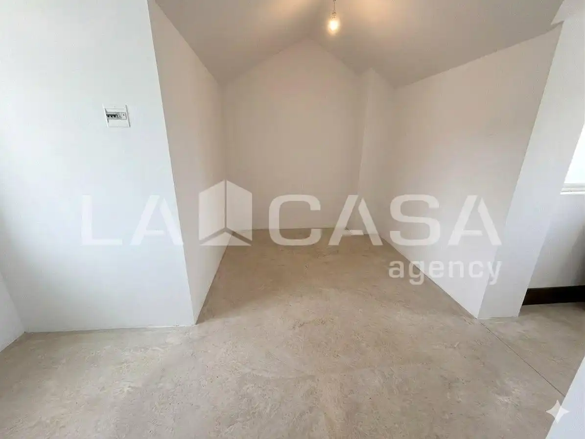 Casa adosada en venda en Montequinto amb Aire condicionat