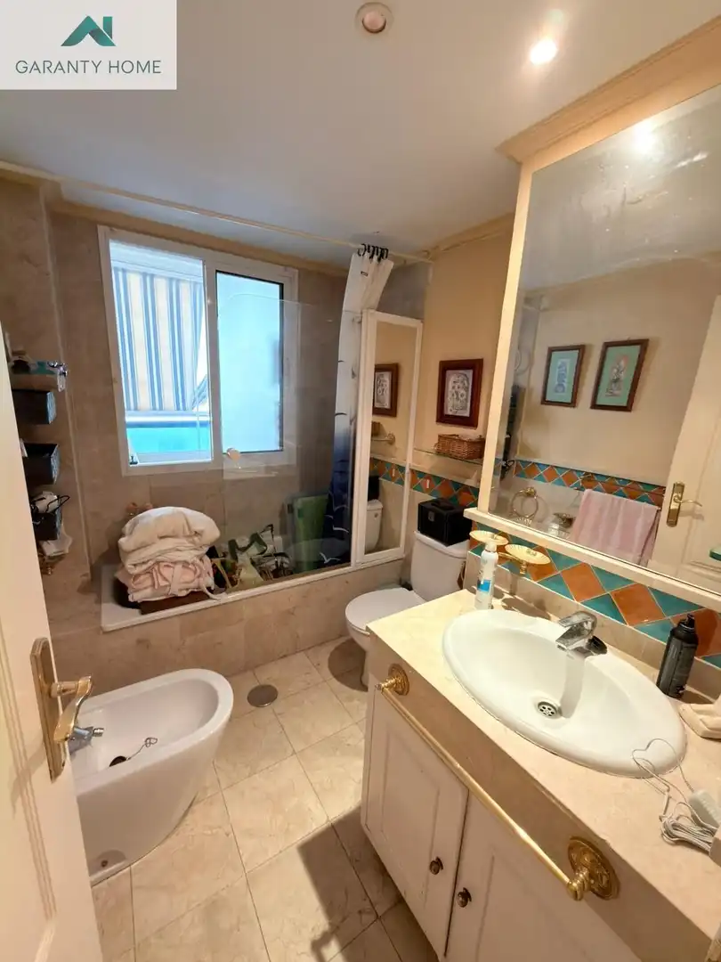 Baño de Piso en venta en Marbella con Aire acondicionado, Calefacción y Terraza