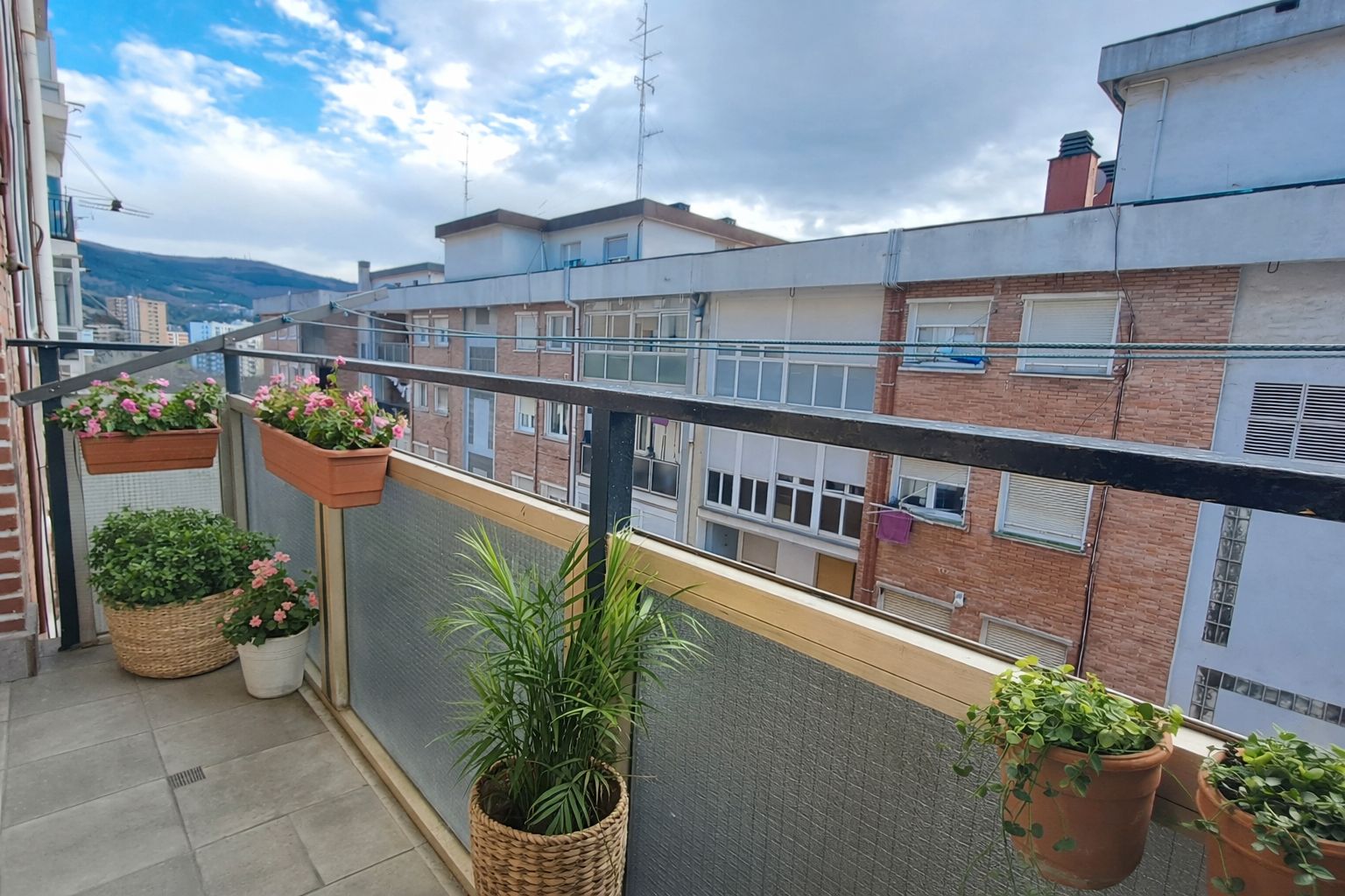 Exterior view of Flat for sale in Bilbao   with Heating, Furnished and Balcony