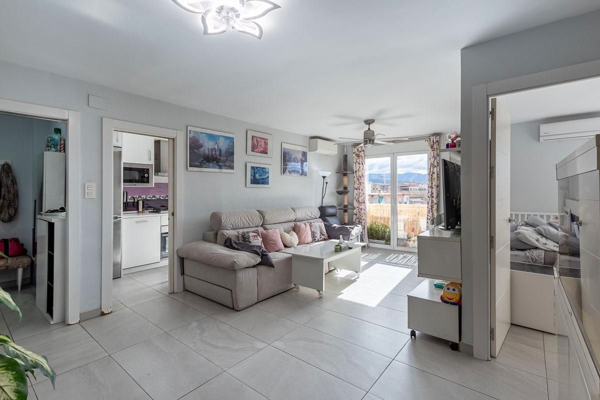 Sala d'estar de Pis en venda en  Granada Capital amb Aire condicionat