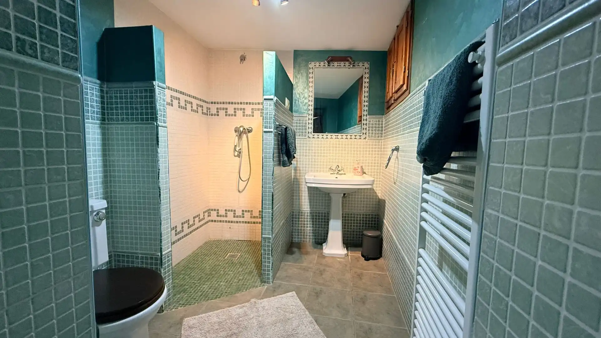 Baño de Casa adosada en venta en Castellote con Calefacción, Terraza y Trastero