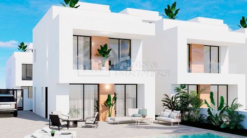 Villa en venta en La Zenia, 3 dormitorios.