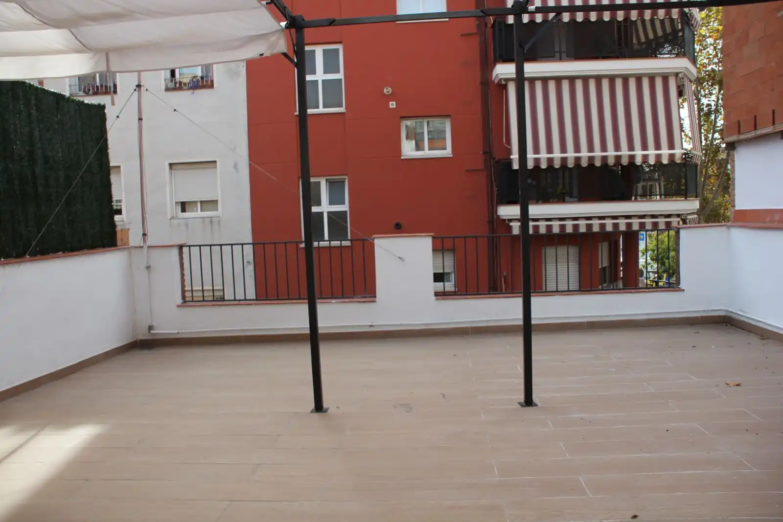Terrace of Buildings for sale in Barcelona