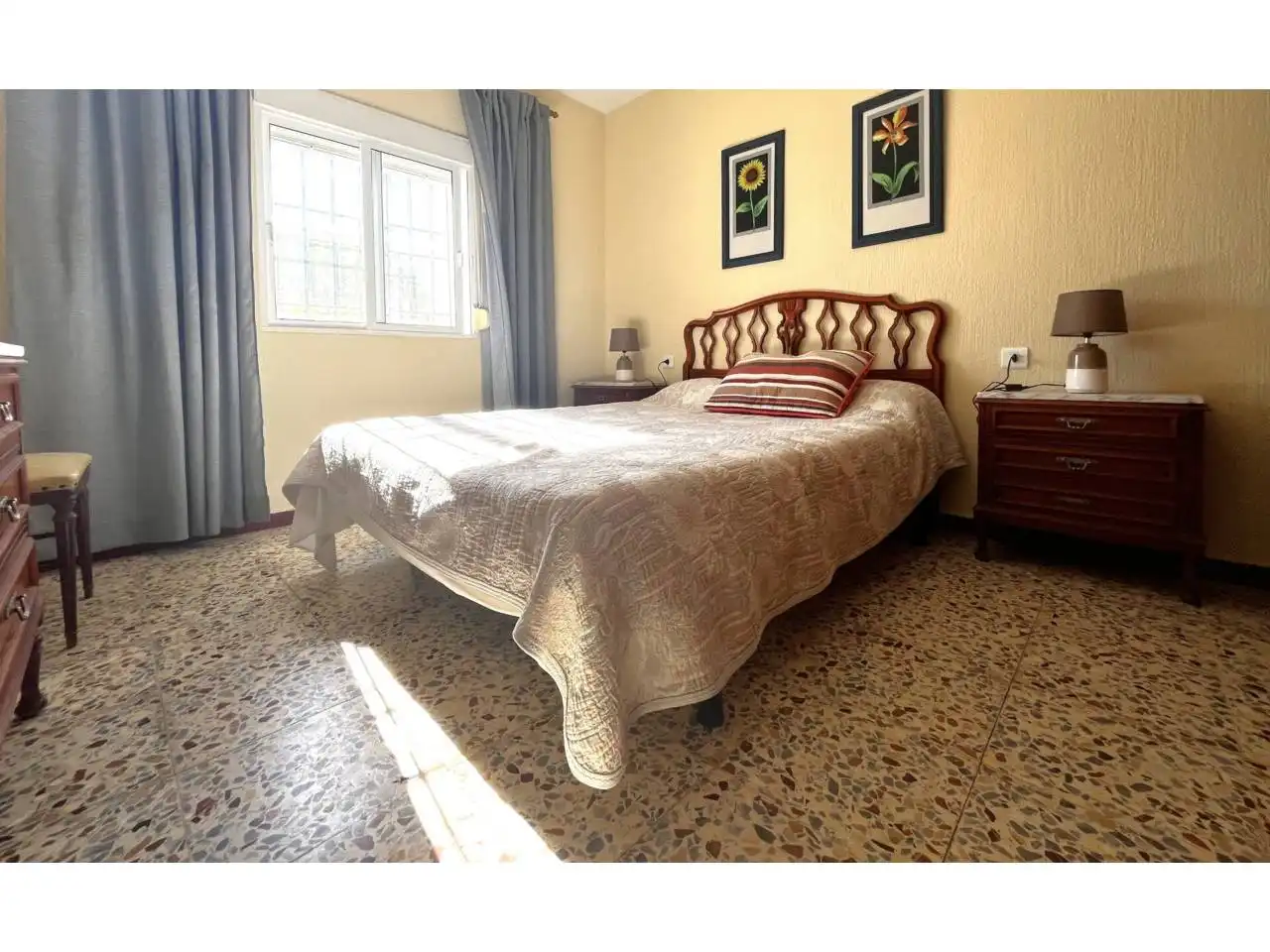 Habitación de Casa o chalet en venta en Valverde del Camino con Jardín privado, Terraza y Amueblado