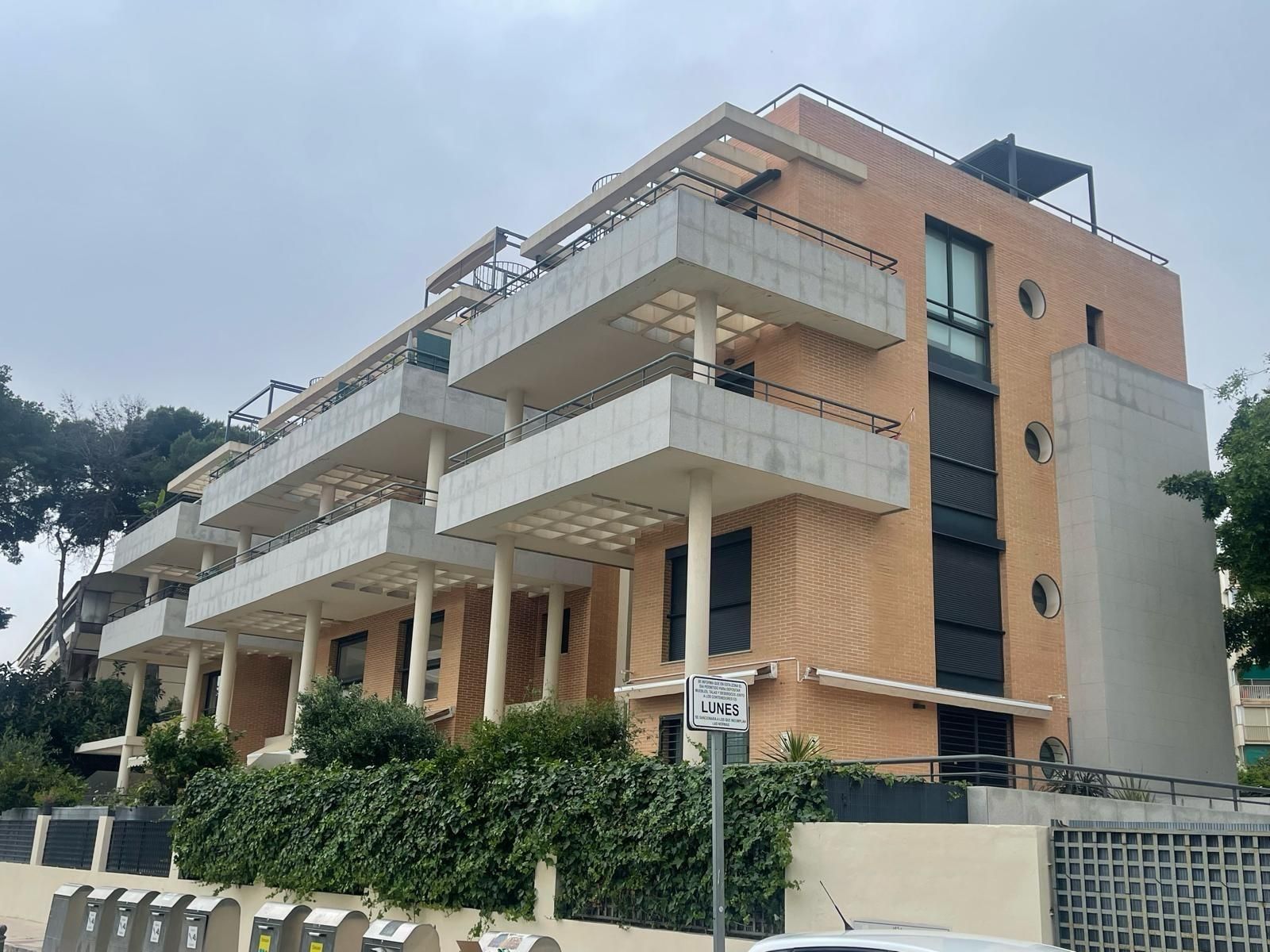 Vista exterior de Pis en venda en Torremolinos amb Aire condicionat, Calefacció i Piscina