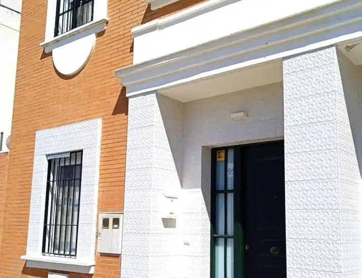 Vista exterior de Casa o xalet en venda en Mairena del Alcor