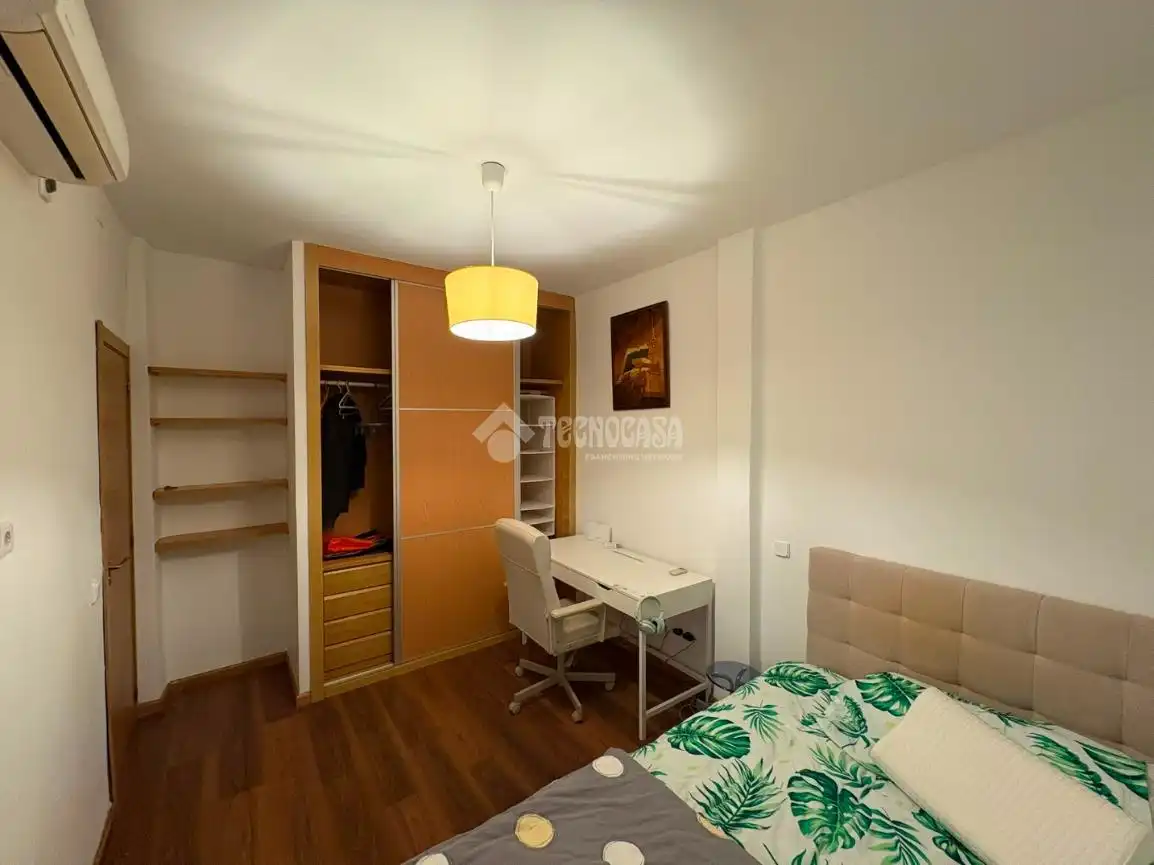 Bedroom of Flat for sale in Madrid  with Air Conditioner and Furnished
