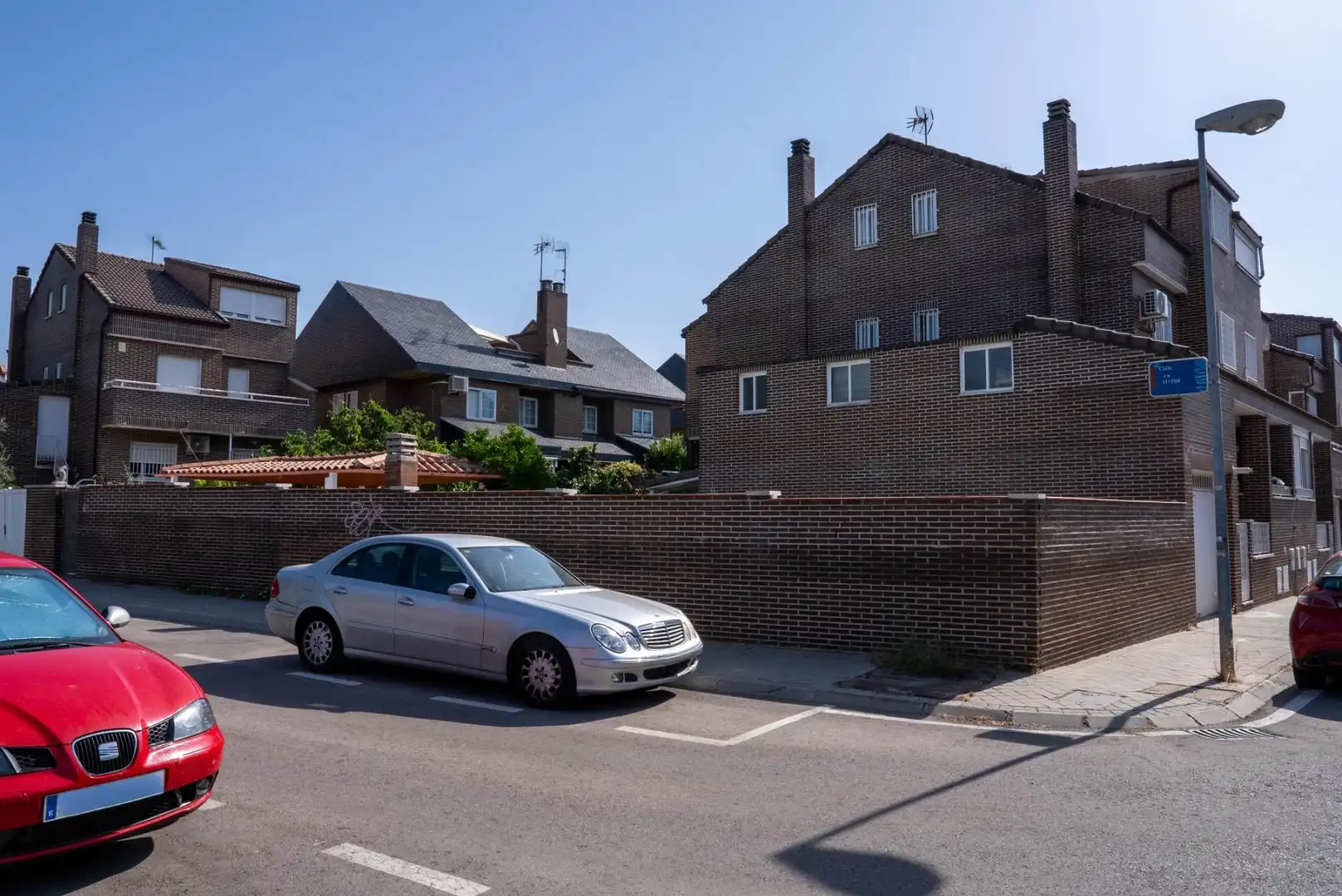 Vista exterior de Casa adosada en venta en Leganés con Aire acondicionado, Calefacción y Jardín privado