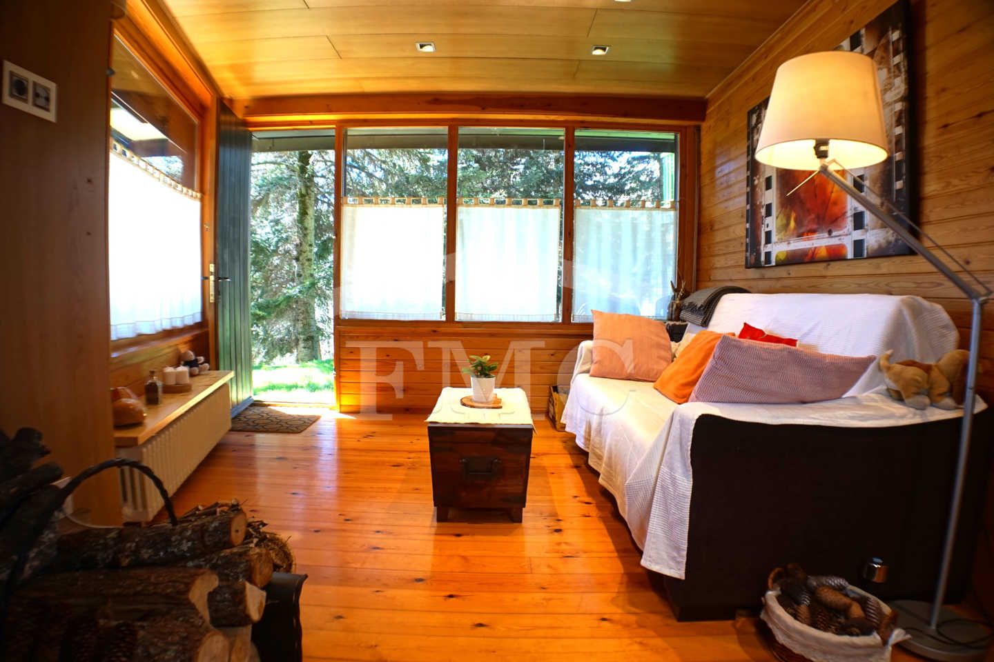 Sala d'estar de Planta baixa en venda en Alp amb Calefacció, Parquet i Traster