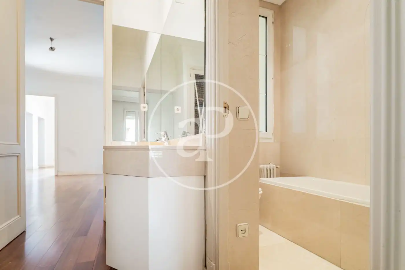 Bathroom of Flat for rent in Madrid  with Heating, Storage room and Balcony