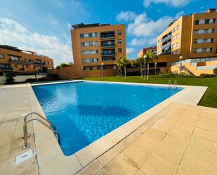 Piscina de Pis de lloguer en Sant Pere de Ribes amb Balcó