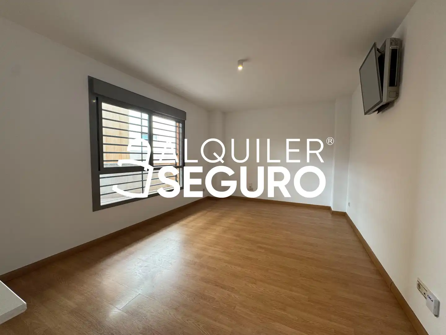 Dormitori de Estudi de lloguer en Málaga amb Aire condicionat i Traster
